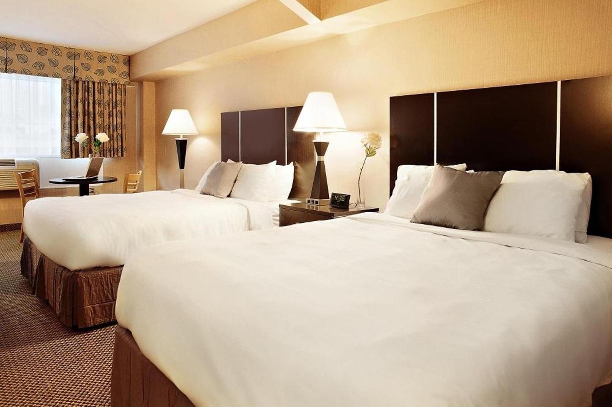 คอมฟอร์ต สวีตส์ ดาวน์ทาวน์ Hotel มอนทรีอัล ห้อง รูปภาพ